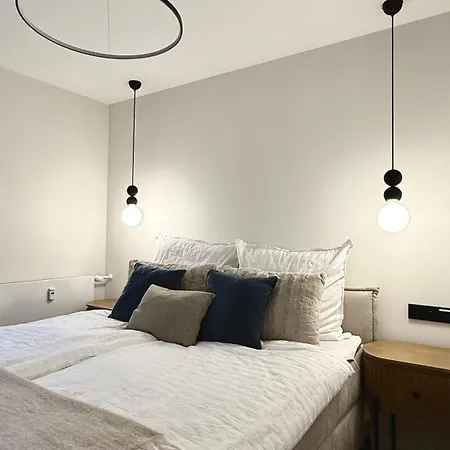 Flamingo - Luxury In Brama Portowa