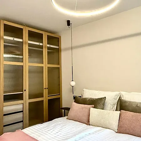Flamingo - Luxury In Brama Portowa Estetino