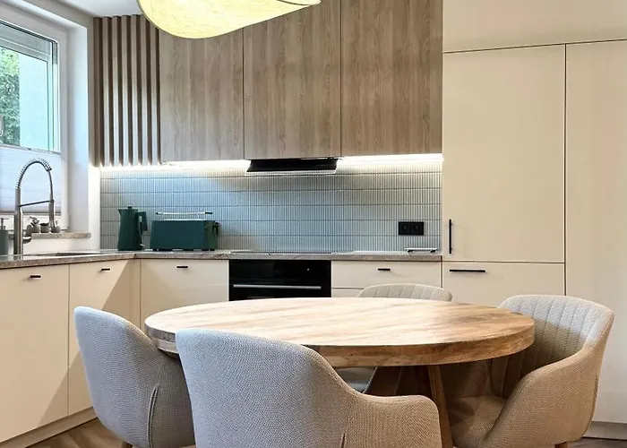 Flamingo - Luxury In Brama Portowa *