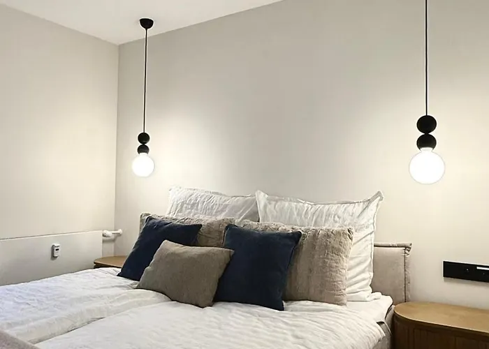 Flamingo - Luxury In Brama Portowa